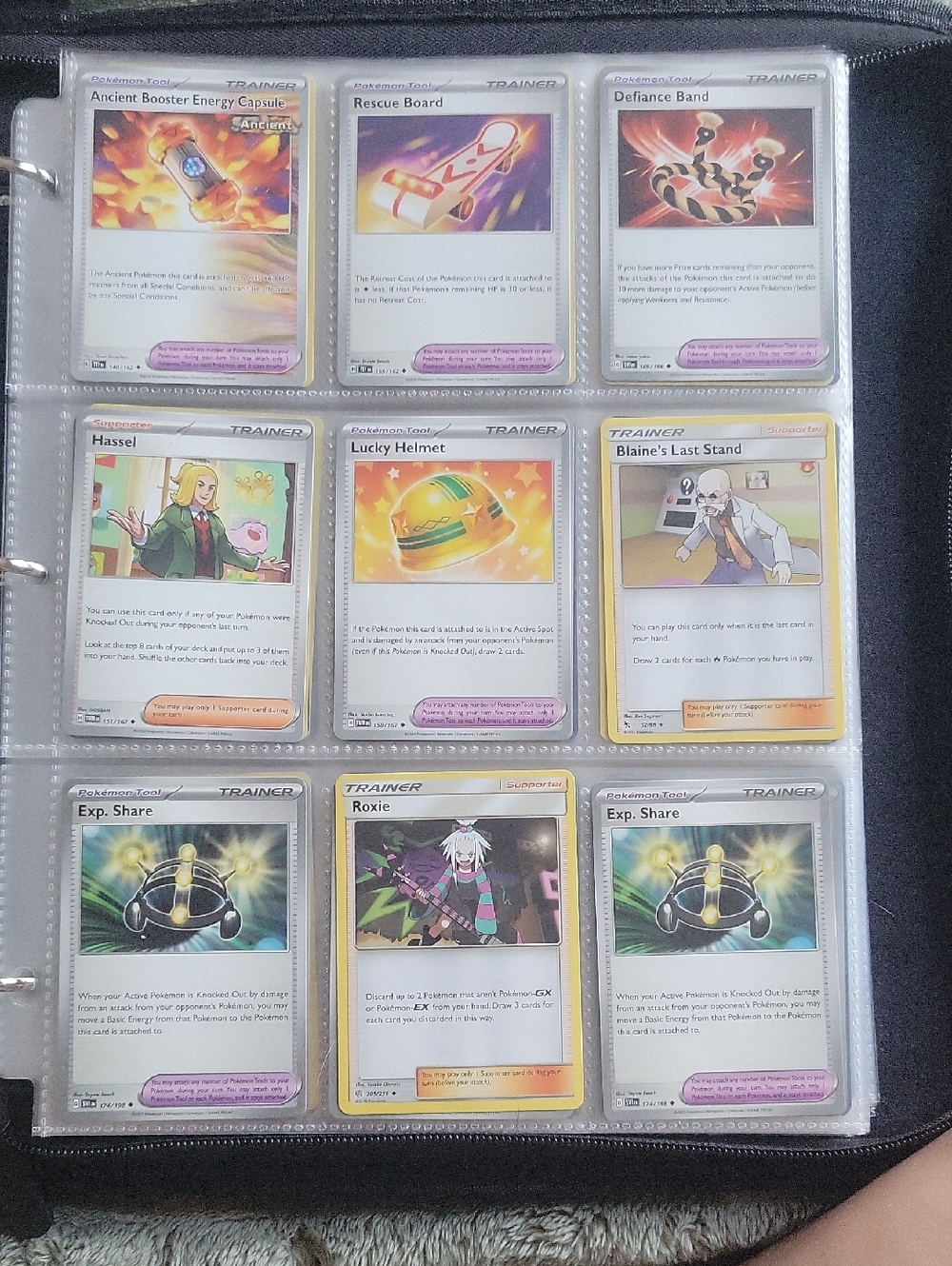 Pokémon Trainer Card Collection - Assorted Colors